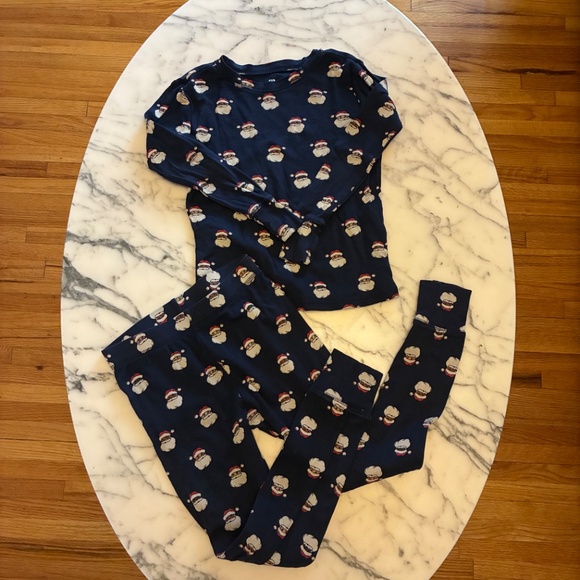 Gap Kids Organic Santa Pajamas - Picture 2 of 4